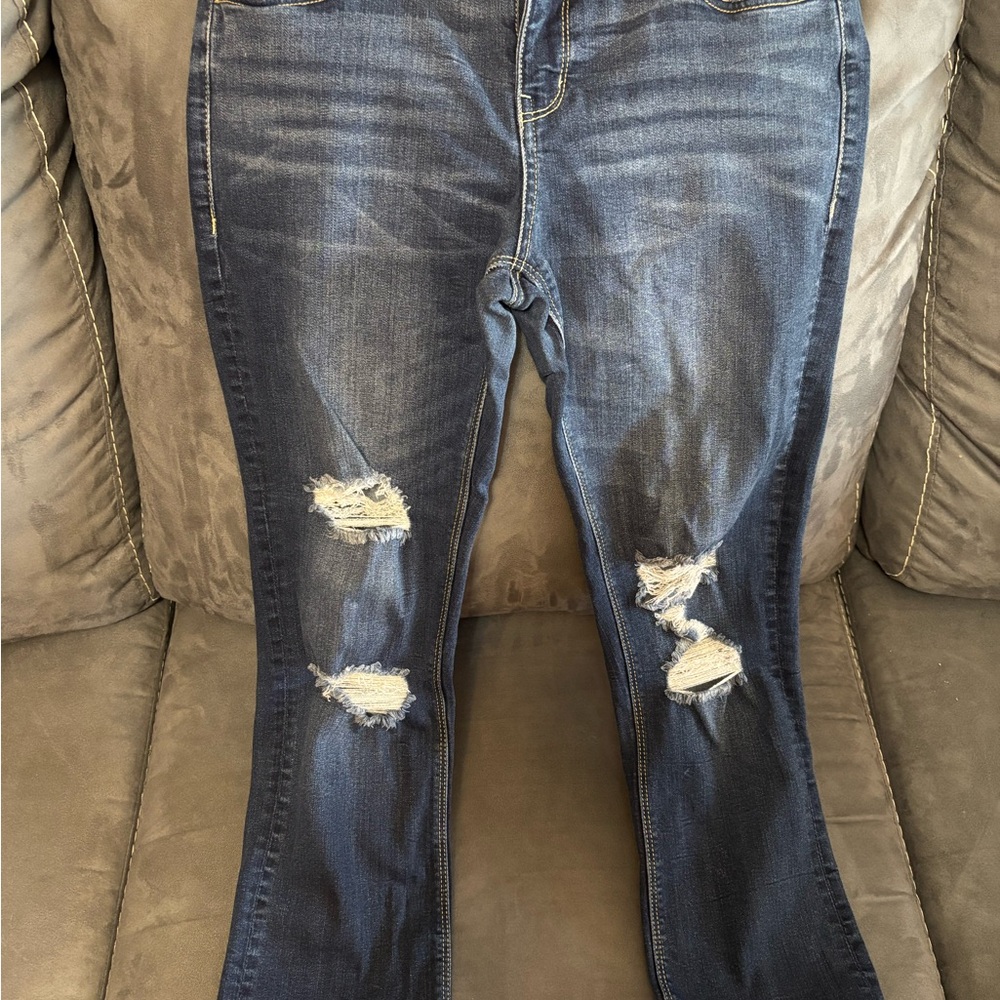 Daytrip Women's Distressed Dark Blue Skinny Jeans